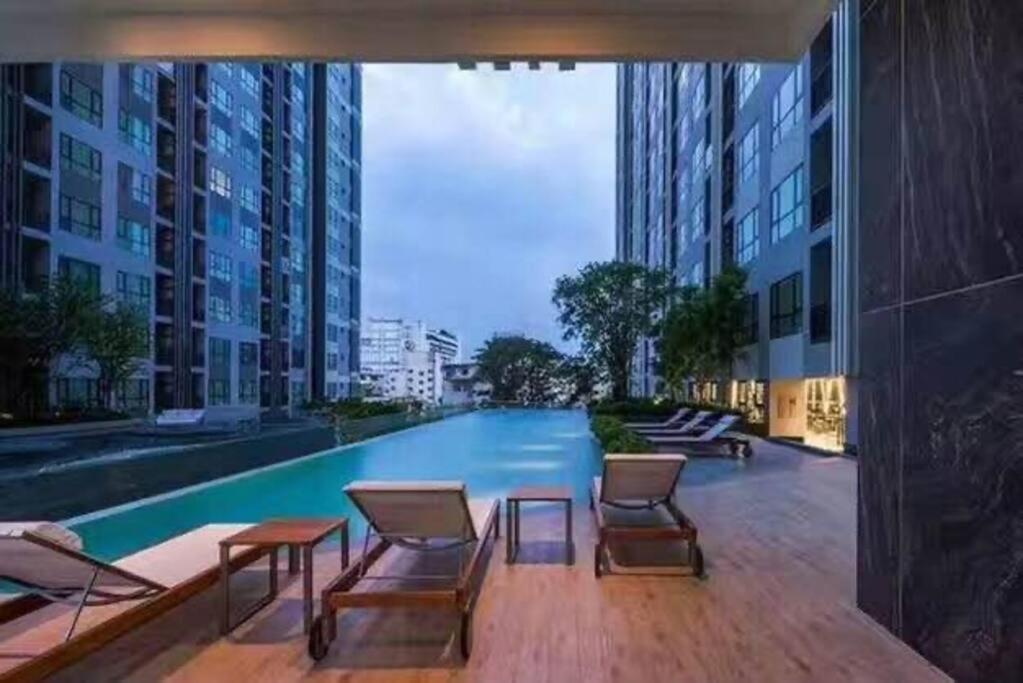 海景2居室芭堤雅市区the Base网红无边泳池紧邻中央商场 Pattaya