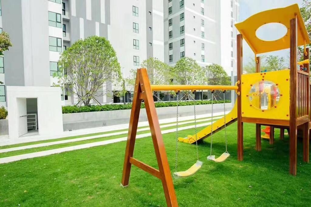 海景2居室芭堤雅市区the Base网红无边泳池紧邻中央商场 *